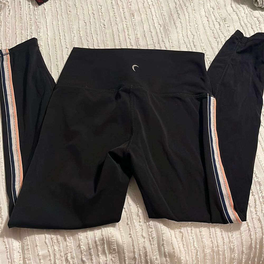Like new!  Zyia womens cropped leggins Size 4